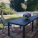 Apartment Maison Accueillante A Avec Jardin *