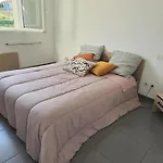 Apartment Maison Accueillante A Avec Jardin Les Martres-de-Veyre
