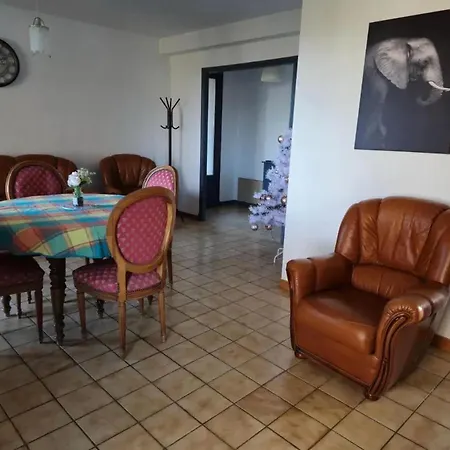 아파트 Maison Accueillante A Avec Jardin Les Martres-de-Veyre