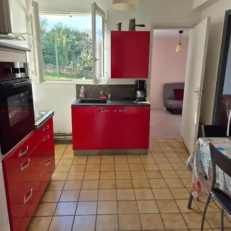 Maison Accueillante A Avec Jardin * Les Martres-de-Veyre