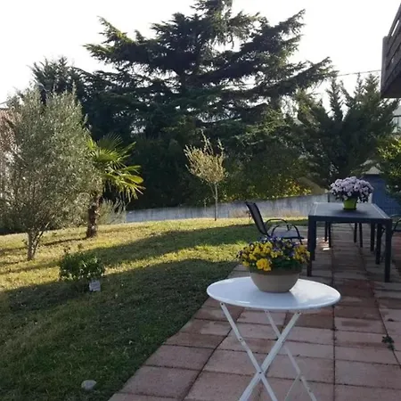 公寓 Maison Accueillante A Avec Jardin