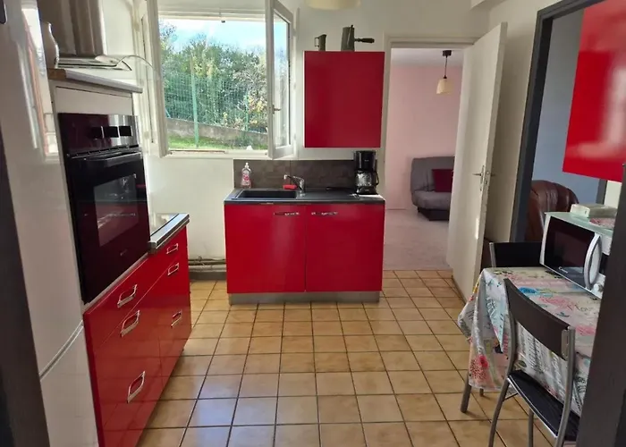 Maison Accueillante A Avec Jardin * Les Martres-de-Veyre