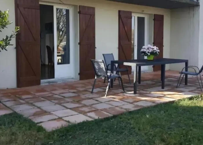 Maison Accueillante A Avec Jardin Апартаменты Les Martres-de-Veyre